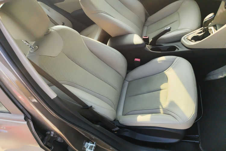 别克 英朗 2017款 15N 自动精英型局部细节41