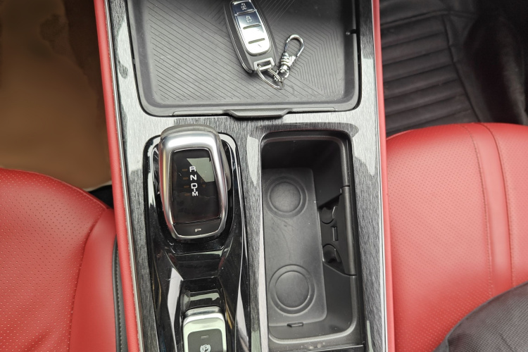 东风风神 奕炫MAX 2021款 1.5T 超炫潮爸版局部细节18