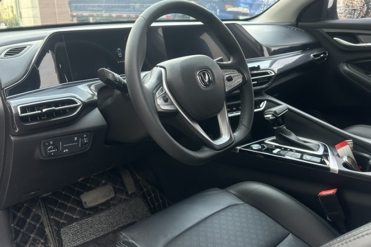 长安 逸动 2020款 PLUS 1.6L GDI 自动豪华型中控内饰7006