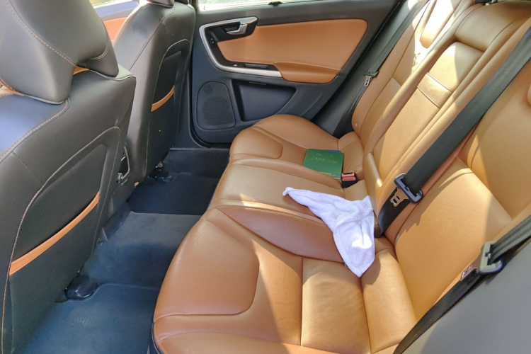 沃尔沃S60 2019款 S60L 改款 T5 智驭菁英版中控内饰21