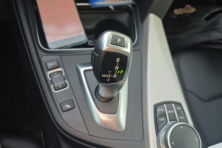 宝马3系GT 2017款 320i 时尚型局部细节18