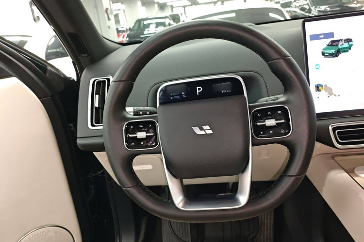 理想汽车 理想L9 2022款 Max中控内饰13