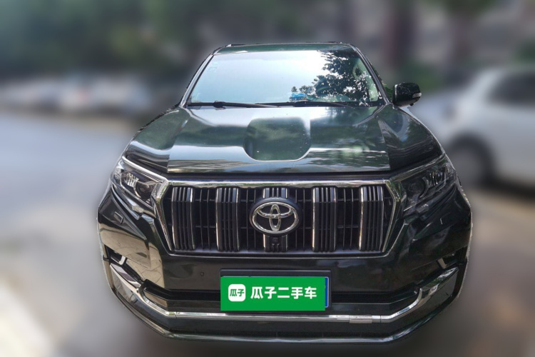 丰田 普拉多 2019款 3.5L 自动TX-L尊享版后挂备胎车身外观2