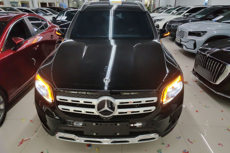 奔驰GLB 2023款 GLB 220 动感型车身外观6001