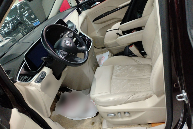 别克GL8 2020款 Avenir艾维亚 七座亲礼版中控内饰19