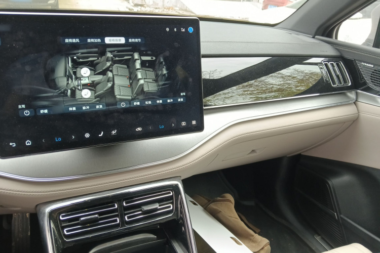 比亚迪 唐新能源 2025款 DM-i 115KM 云辇旗舰型中控内饰7002