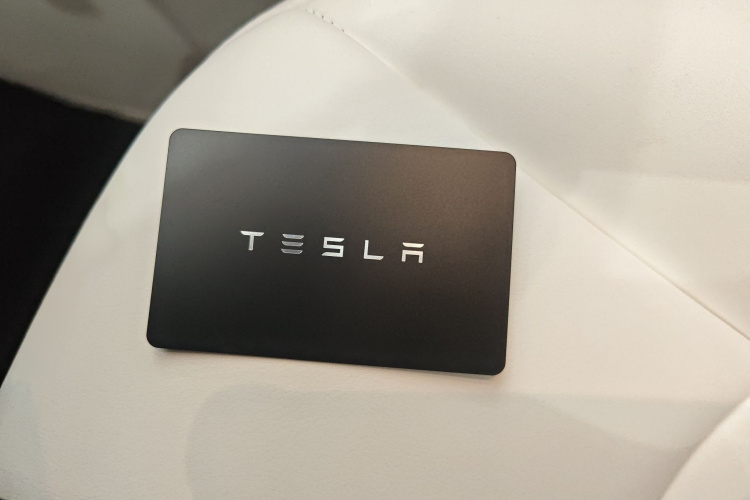 特斯拉 Model Y 2024款 后轮驱动版中控内饰7001