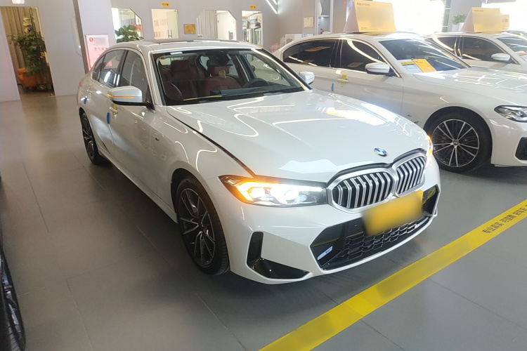 宝马3系 2024款 320Li M运动套装车身外观3