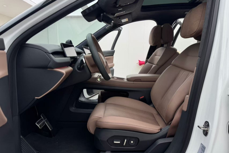 蔚来ES8 2024款 75kWh中控内饰19