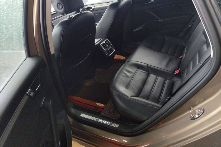 大众 帕萨特 2017款 330TSI DSG御尊版中控内饰21