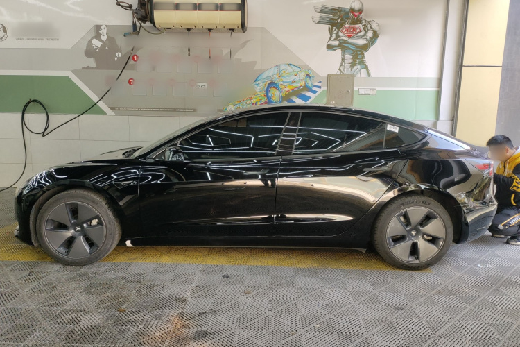 特斯拉 Model 3 2021款 标准续航后驱升级版 3D6车身外观6003
