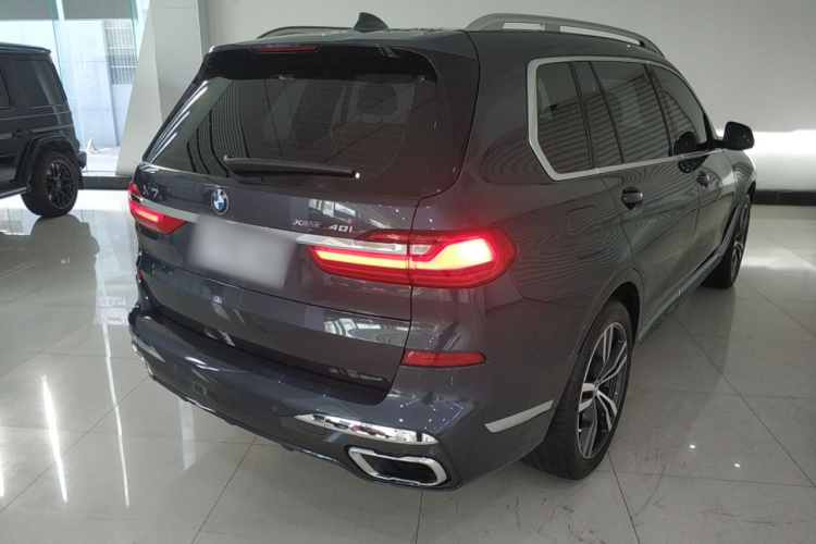 宝马X7 2019款 xDrive40i 尊享型M运动套装车身外观7