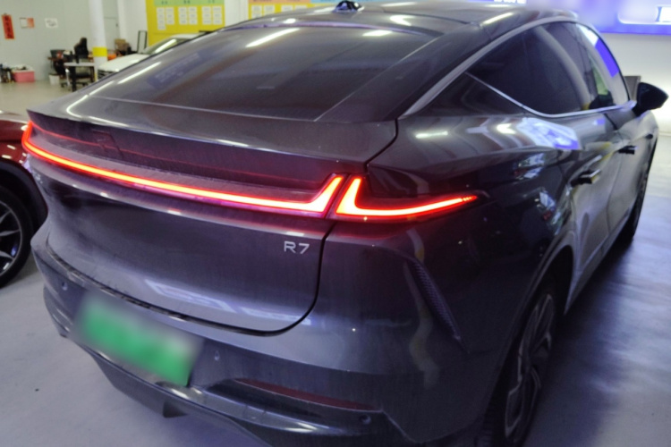 飞凡汽车 飞凡R7 2023款 后驱屏霸版车身外观6005