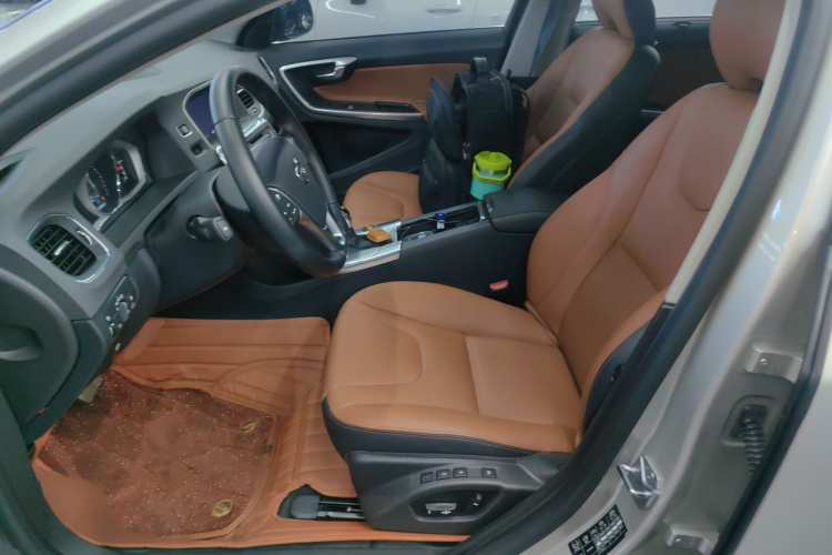 沃尔沃S60 2019款 S60L 改款 T5 智驭菁英版局部细节19