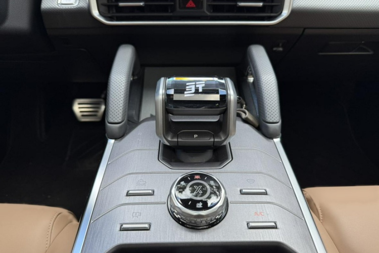 捷途旅行者 2023款 2.0T 四驱征服PRO中控内饰7009