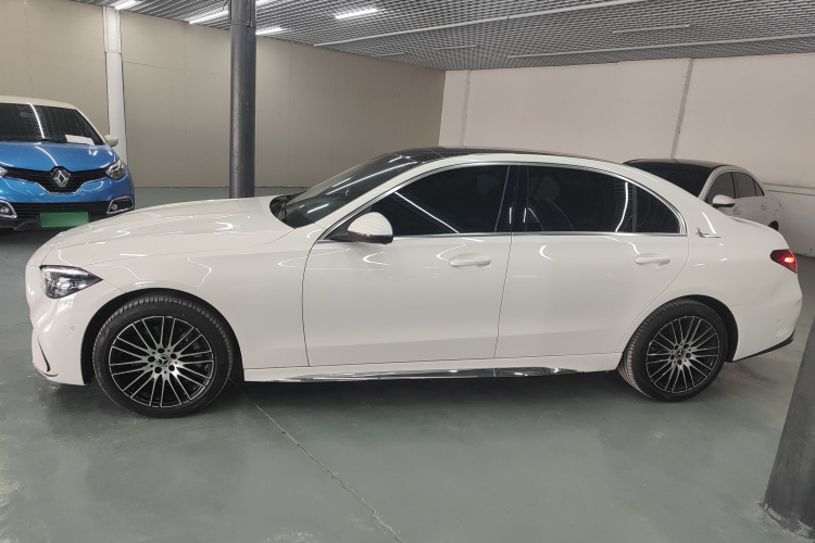 奔驰C级 2025款 C 260 L 运动版车身外观4