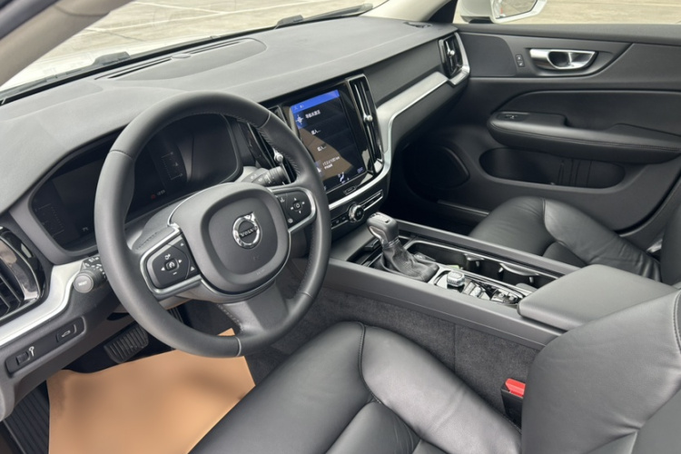 沃尔沃S60 2020款 T4 智逸豪华版中控内饰7002