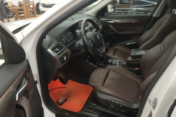 宝马X1 2019款 xDrive20Li 尊享型中控内饰7003