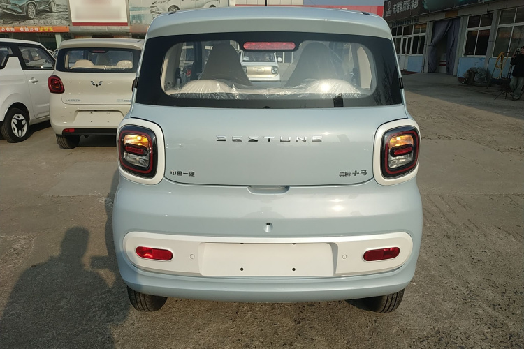 奔腾小马 2026款 222km 炫彩马车身外观6