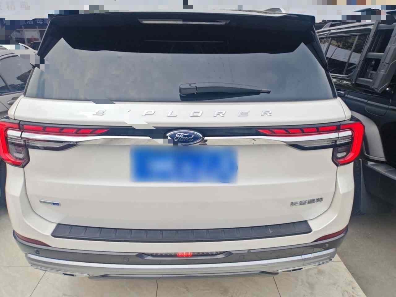 福特 探险者 2023款 EcoBoost 285 四驱风尚plus版 7座(3)