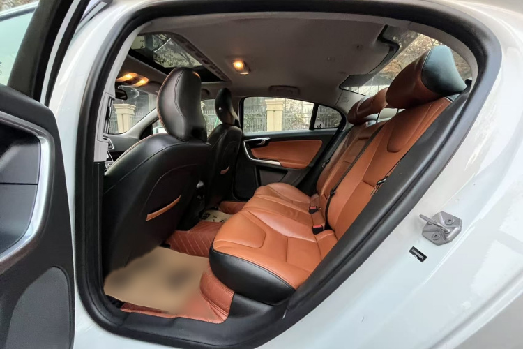 沃尔沃S60 2016款 S60L T4 智远版中控内饰7005