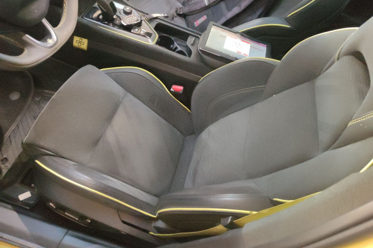 领克03 2019款 03+ 2.0TD 自动驭风版中控内饰19