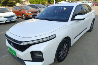 宝骏RC-5 2020款 1.5L CVT智耀精英型