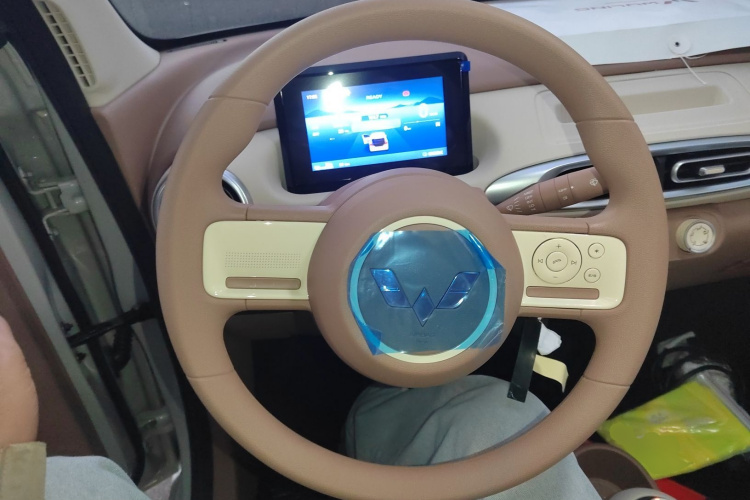 五菱汽车 宏光MINIEV 2025款 四门版 进阶款中控内饰13