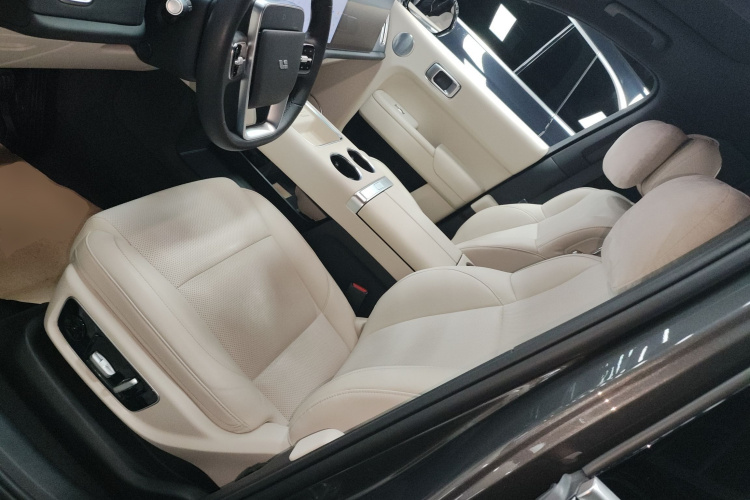 理想汽车 理想L9 2022款 Max中控内饰19