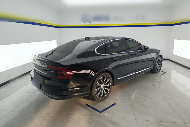 沃尔沃S90 2024款 B5 智远豪华版车身外观7