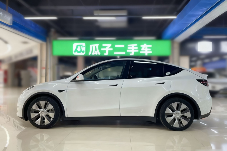特斯拉 Model Y 2021款 标准续航后驱版车身外观6006