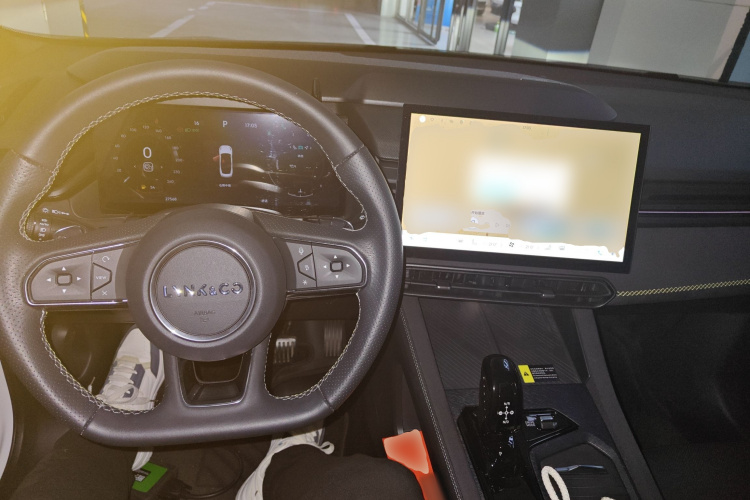 领克03 2023款 2.0TD DCT劲Pro中控内饰7002