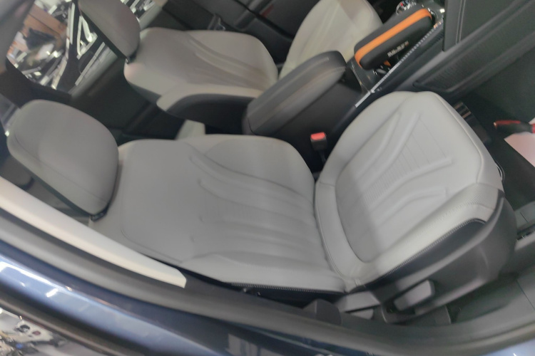 福特 锐际 2020款 EcoBoost 245 两驱耀享款局部细节41