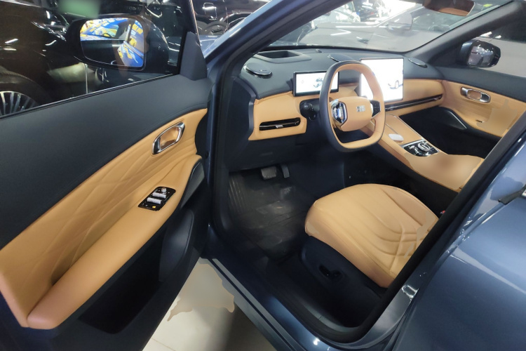 吉利银河 银河星舰7 EM-i 2025款 120km 领航版中控内饰20