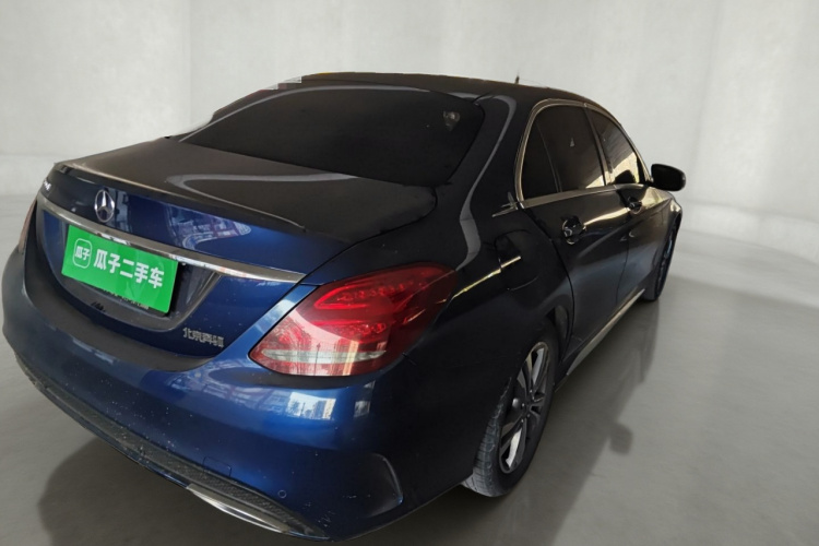 奔驰C级 2017款 改款 C 200 L 运动版车身外观7