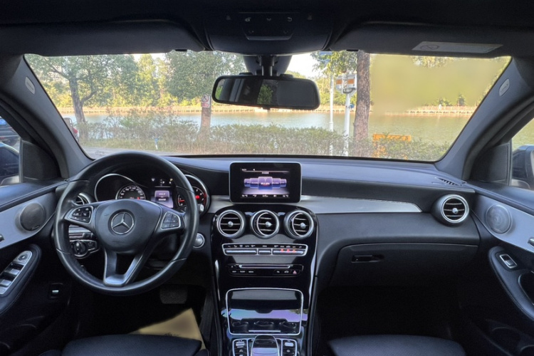 奔驰GLC轿跑 2017款 GLC 200 4MATIC 轿跑SUV局部细节16