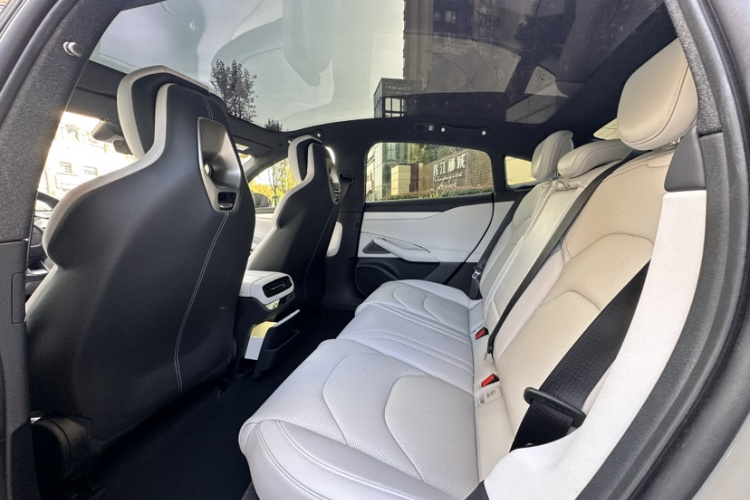 小米汽车 小米SU7 2024款 后驱超长续航高阶智驾Pro版中控内饰7007