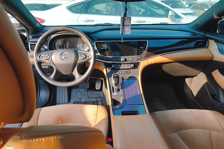 别克 君越 2016款 20T 豪华型中控内饰12