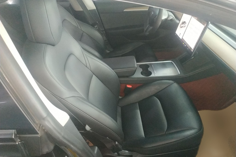 特斯拉 Model 3 2022款 后轮驱动版局部细节41