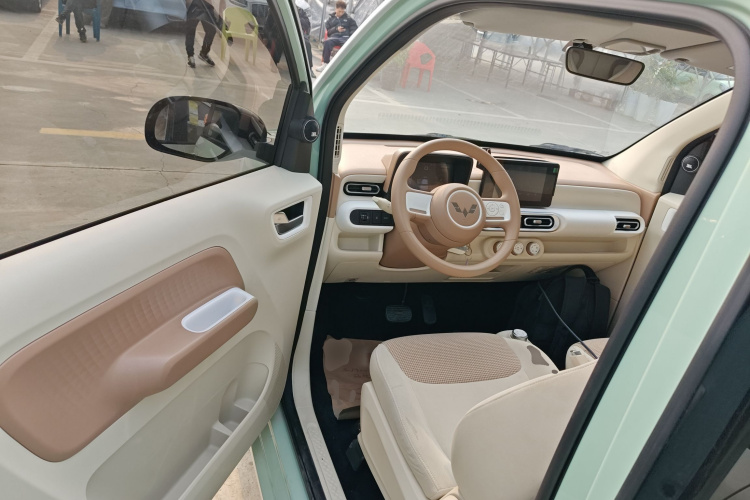 五菱汽车 宏光MINIEV 2024款 第三代 215km 进阶版中控内饰7003