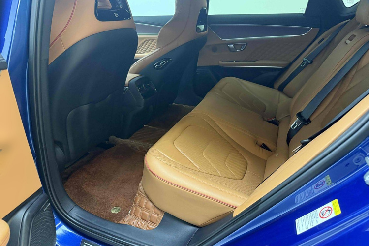 比亚迪 汉 2022款 EV 创世版 610KM四驱尊享型中控内饰7004