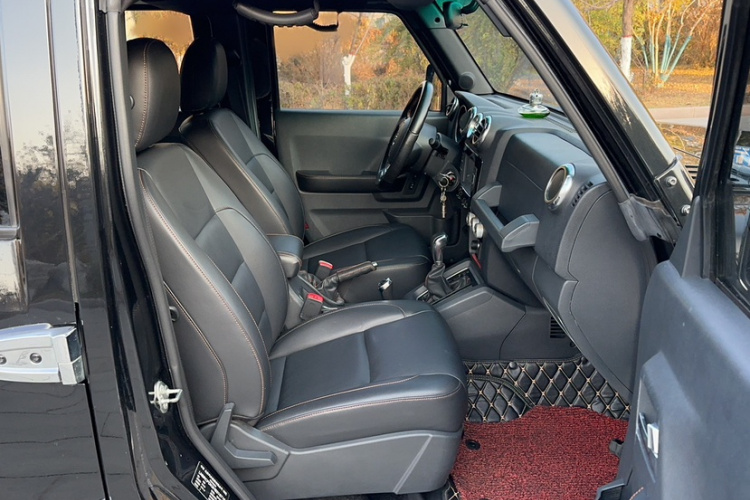 北京BJ40 2016款 40L 2.3T 自动四驱尊享版中控内饰7002