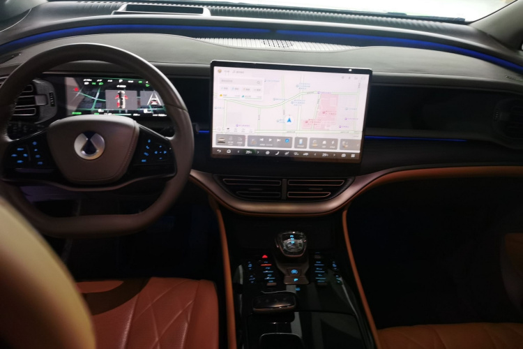 腾势D9 2022款 EV 600 四驱旗舰型中控内饰7002