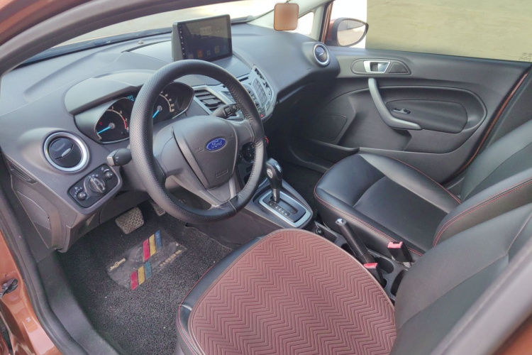 福特 嘉年华 2013款 两厢 1.5L 自动时尚型中控内饰7004