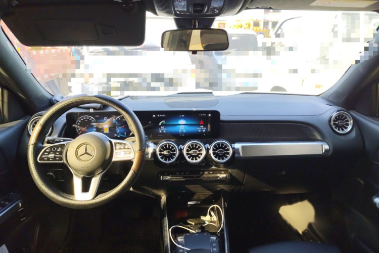 奔驰GLB 2023款 GLB 220 时尚型中控内饰7002