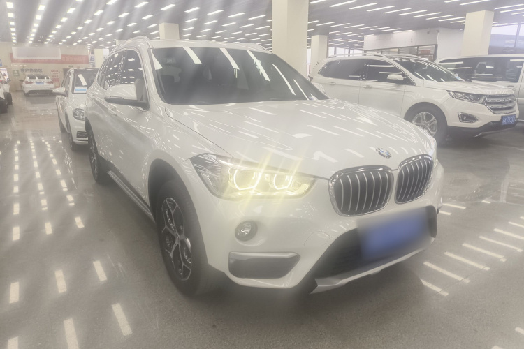 宝马X1 2019款 sDrive18Li 尊享型车身外观3