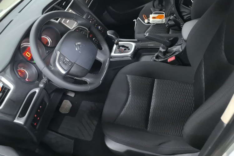 雪铁龙C4L 2015款 1.2T 自动豪华版局部细节19