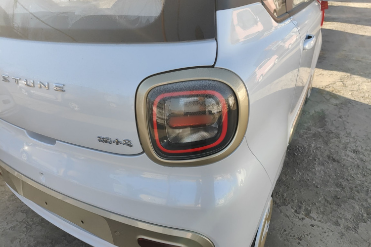 奔腾小马 2026款 222km 萌趣马 Plus车身外观9