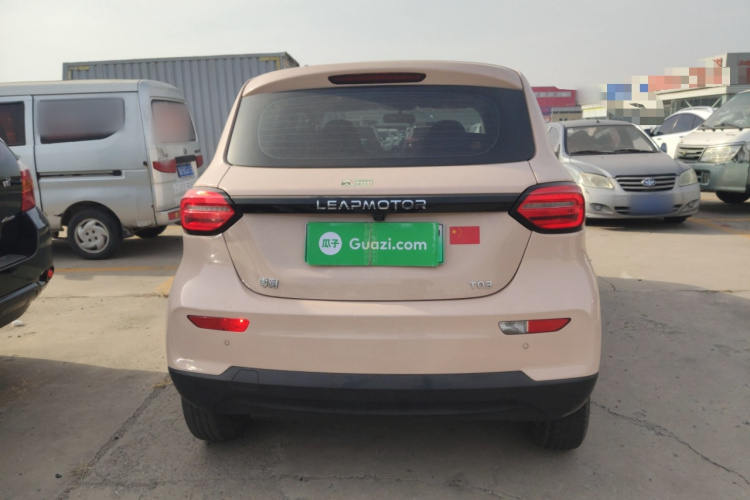 零跑汽车 零跑T03 2021款 400舒享版车身外观6