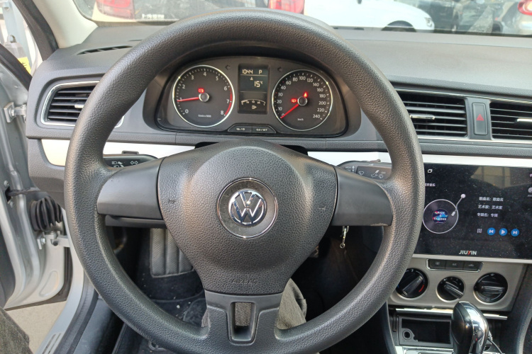 大众 朗逸 2013款 改款经典 1.6L 自动舒适版中控内饰13